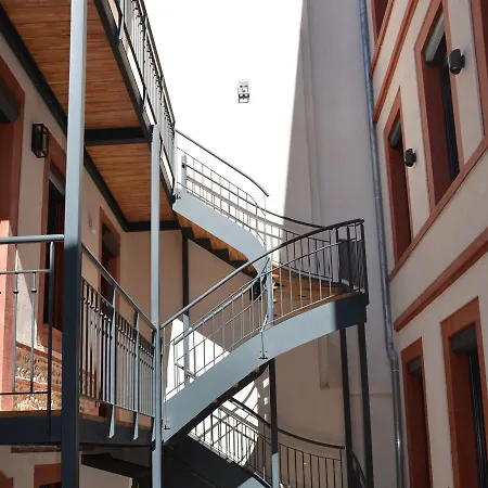 La Maison D'henri